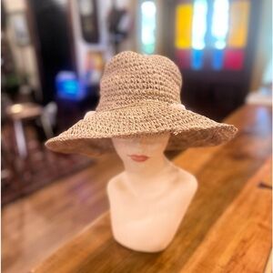 Suns & Sand pooka shell hat in GUC